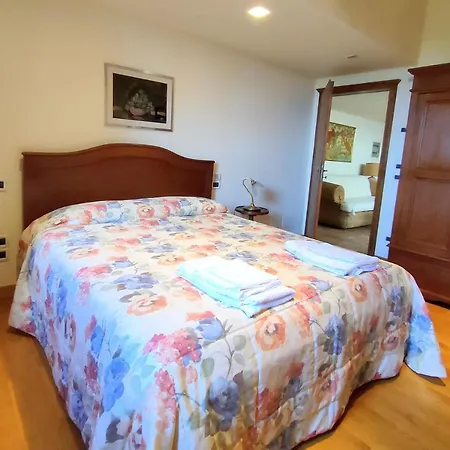 Holiday home Adele *